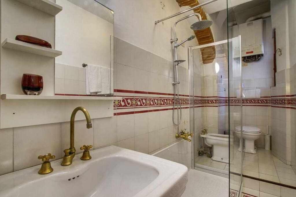 Two Bedrooms Near The Duomo Appartamento